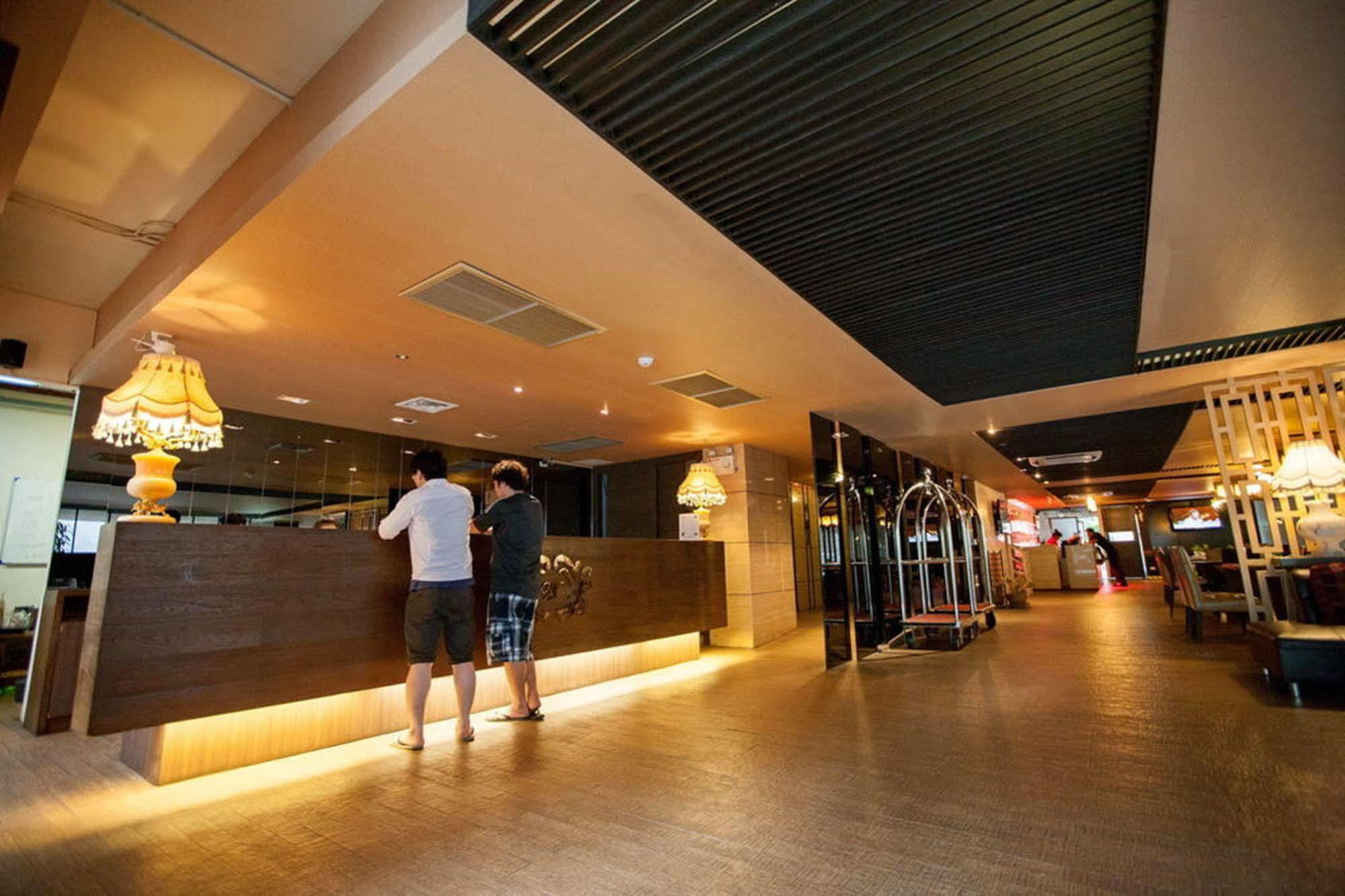 Club Mahindra Mac Boutique Hotel Bangkok Eksteriør billede